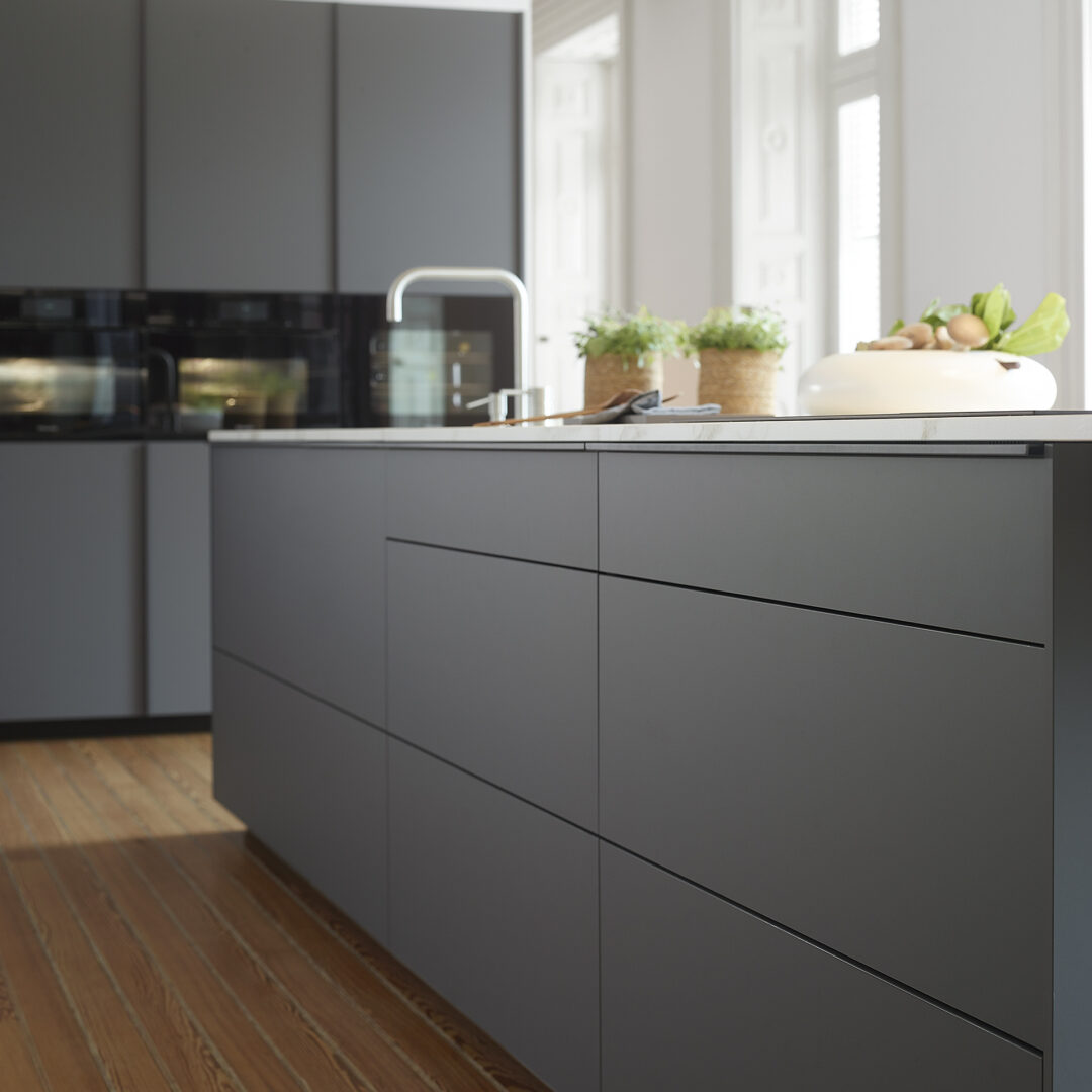 B1101330G10D2021-web